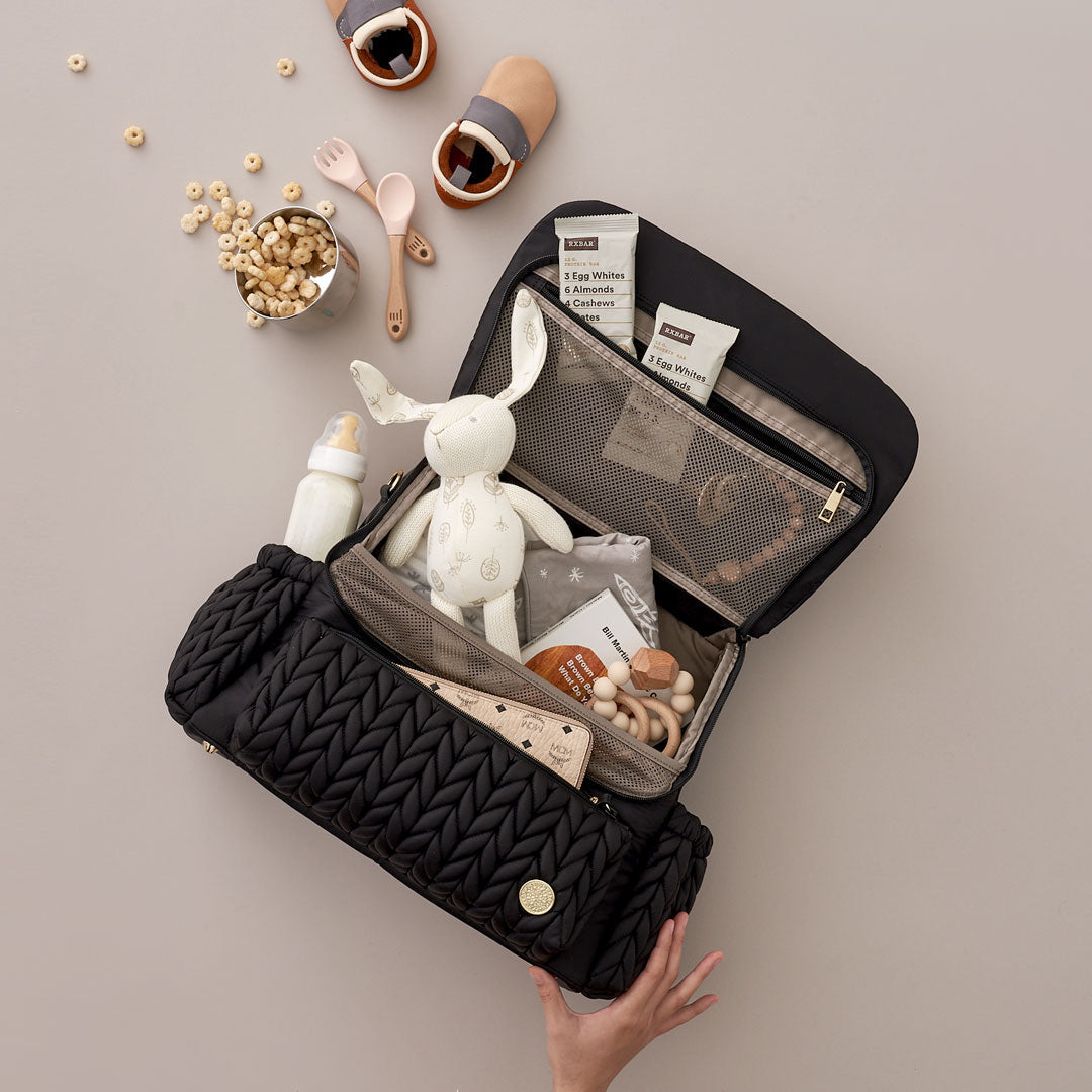 Mum & Co. 👜✨ – Elegant, durable, and made for moms who do it all.