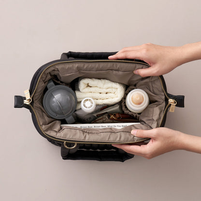 Mum & Co. 👜✨ – Elegant, durable, and made for moms who do it all.