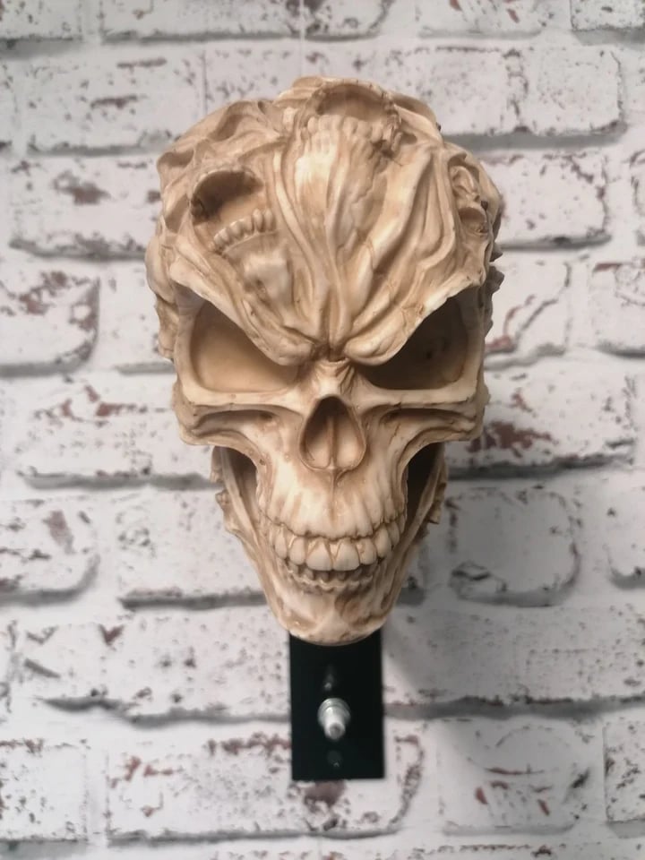 🏴‍☠️Motorcycle helmet and jacket skull holder