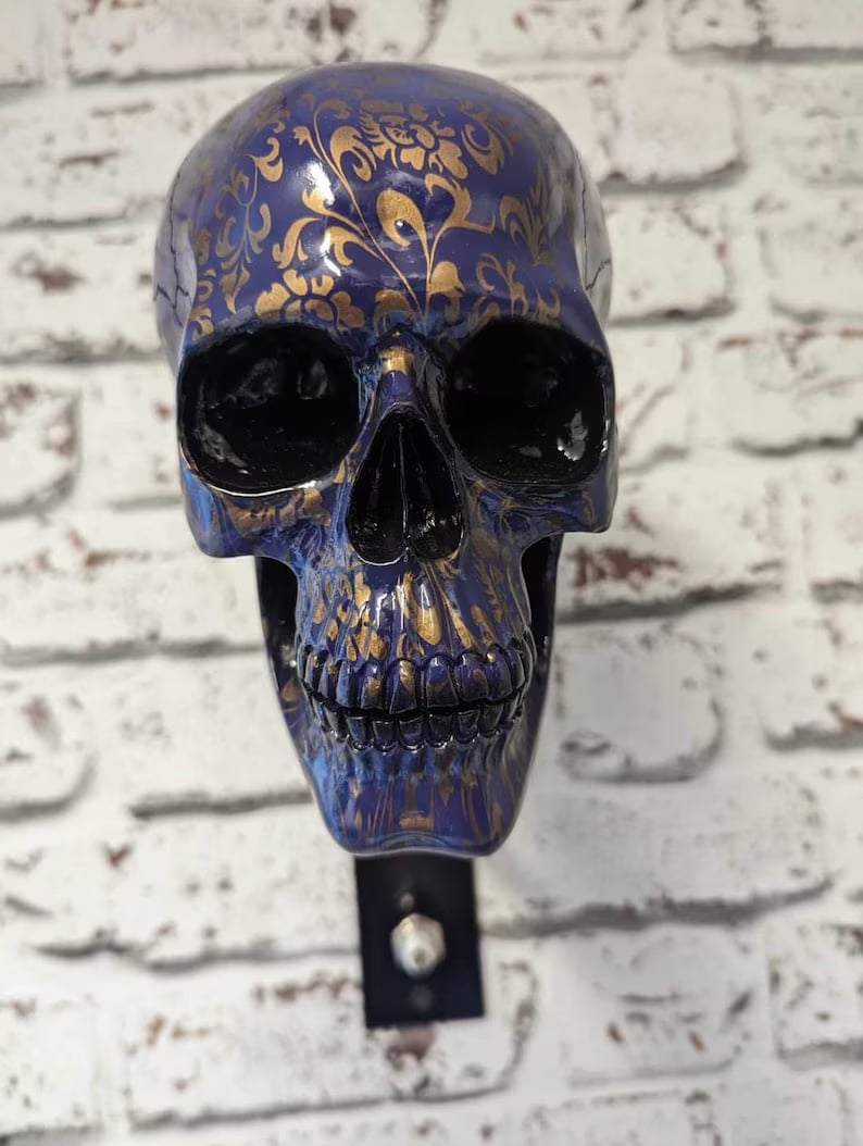 🏴‍☠️Motorcycle helmet and jacket skull holder
