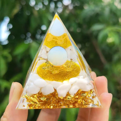 🔮Enigmatic Natural Crystal Pyramid Ornament