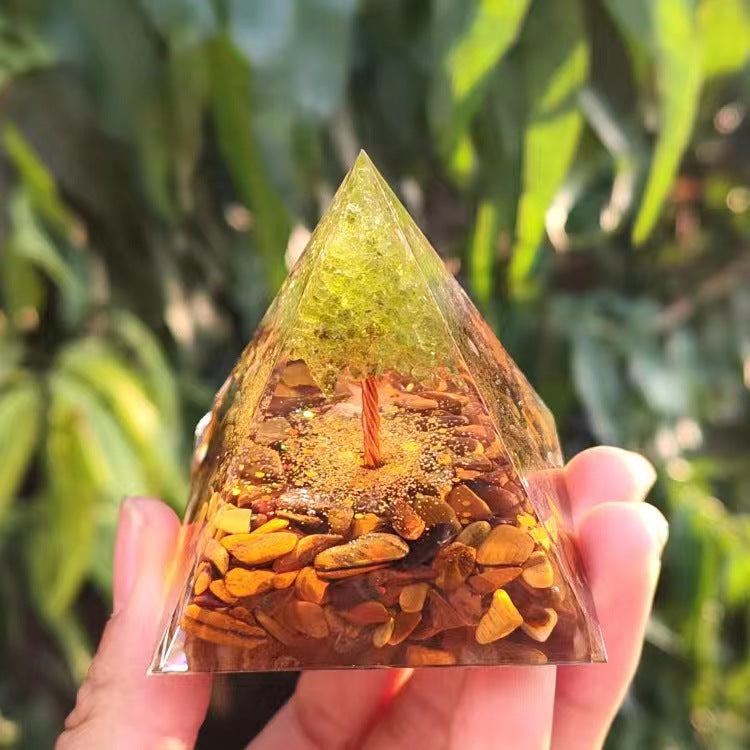🔮Enigmatic Natural Crystal Pyramid Ornament