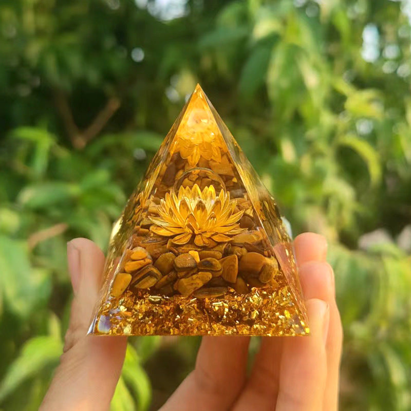 🔮Enigmatic Natural Crystal Pyramid Ornament
