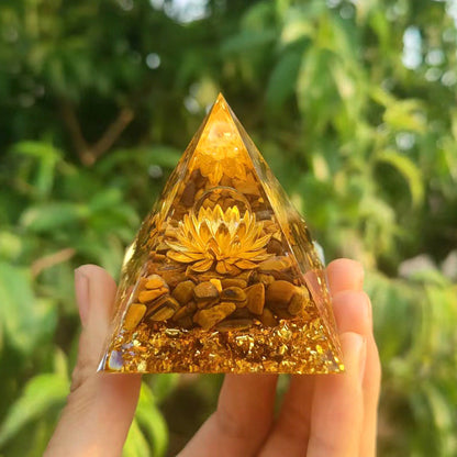 🔮Enigmatic Natural Crystal Pyramid Ornament