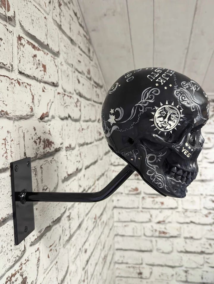 🏴‍☠️Motorcycle helmet and jacket skull holder