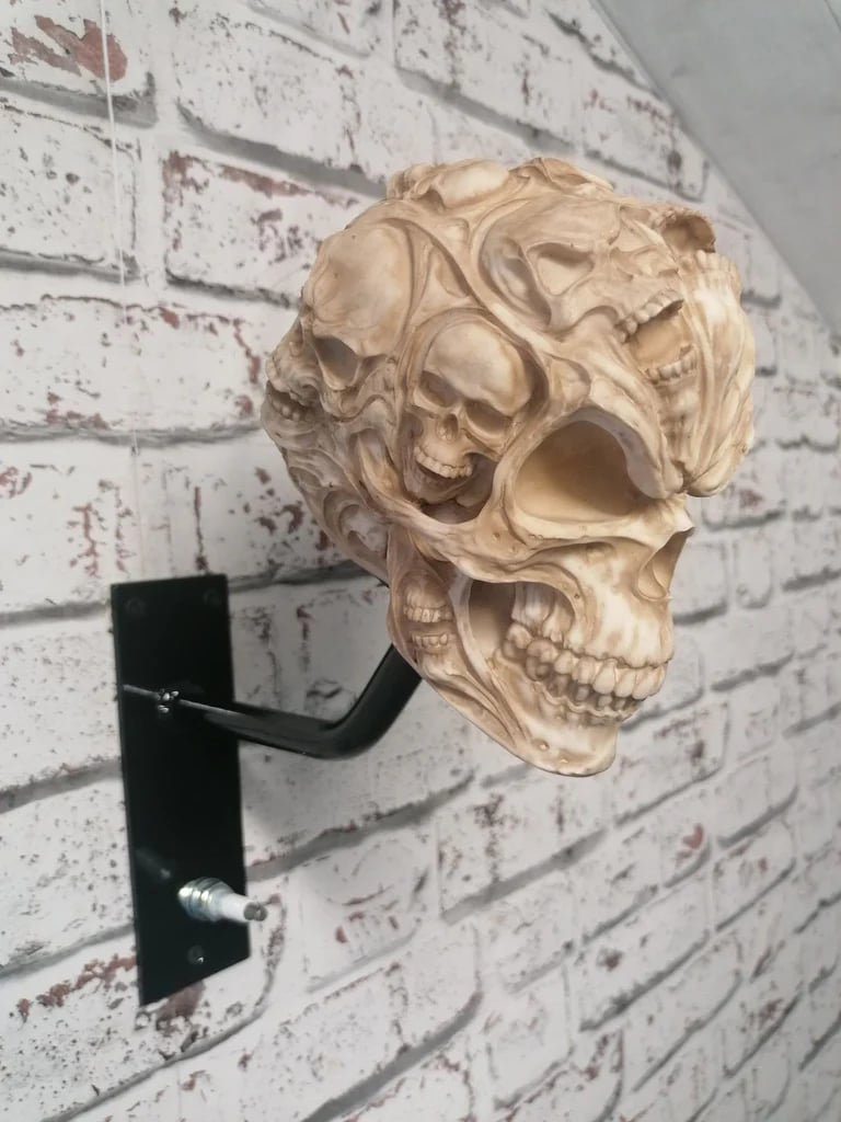 🏴‍☠️Motorcycle helmet and jacket skull holder